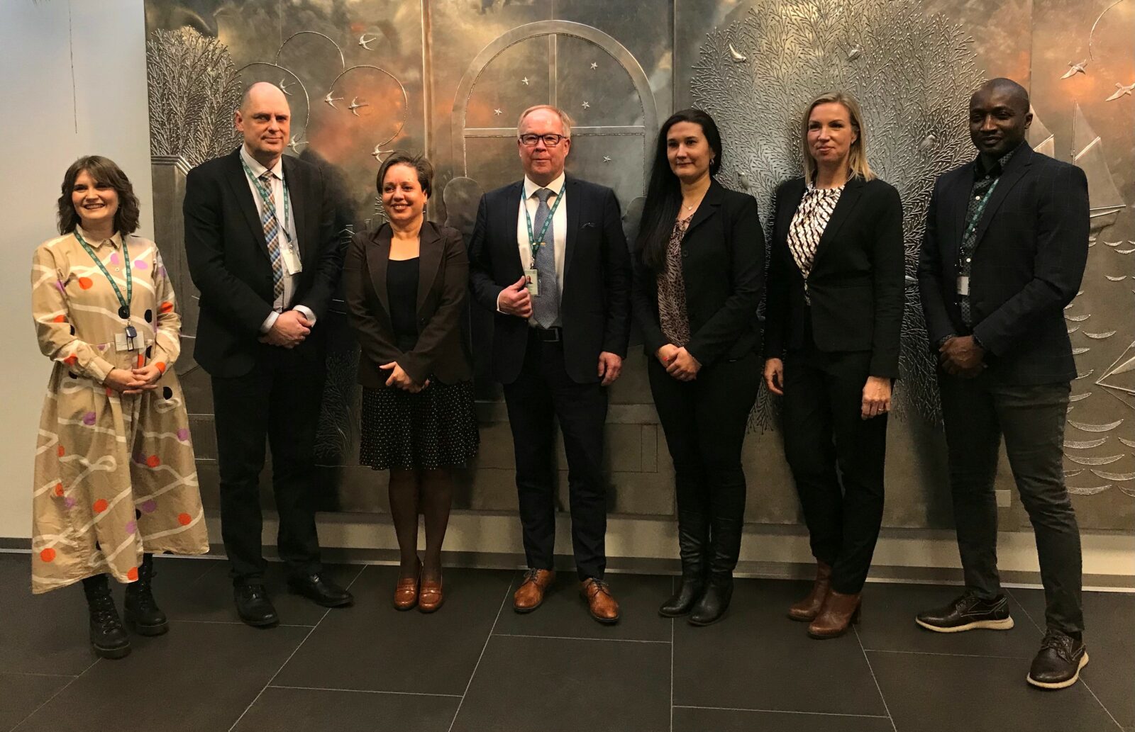 Tunisiens ambassadör i Finland och hennes följe