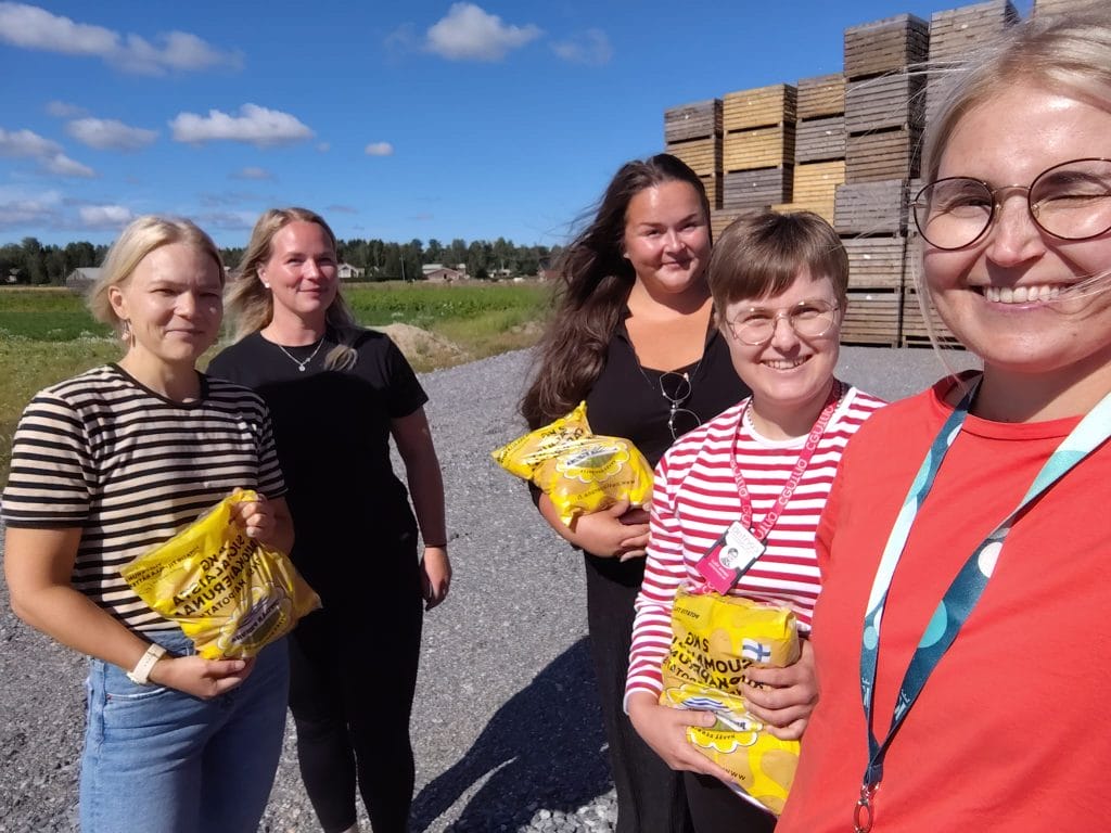 Pietilän Perunan yrittäjiä ja Vastuullisuuskumppanit hankkeen työntekijöitä